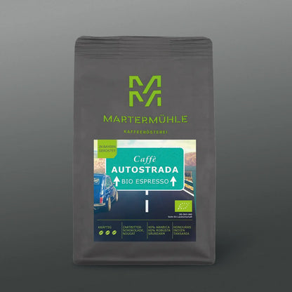Packung Bio Espresso Autostrada mit grauem Hintergrund.