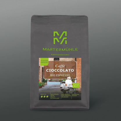 Packung Bio Espresso Cioccolato mit grauem Hintergrund.